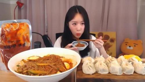 娱乐吃瓜酱吃面条视频,面条视频中的趣味时光